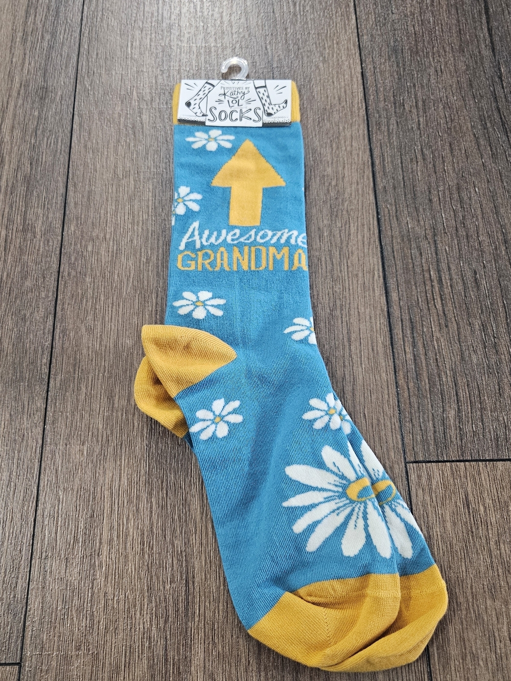 Primitives by Kathy Blue Socks with Yellow Accents and White Daisy